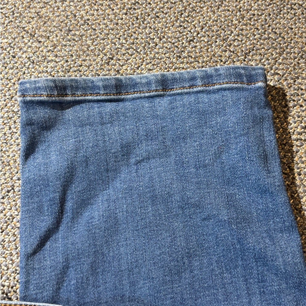 Classic Blue Women's Jeans - Picture 6 of 8
